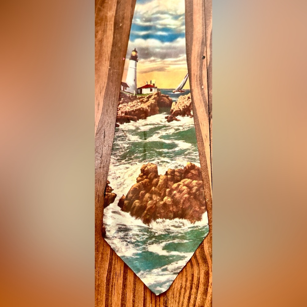 VINTAGE 70s LIGHTHOUSE OCEAN NECKTIE.